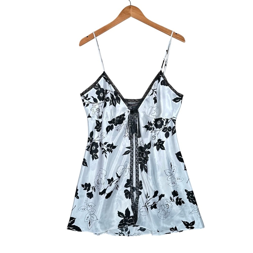 VICTORIA’S SECRET Satin Floral Chemise Teddy - Picture 1 of 8